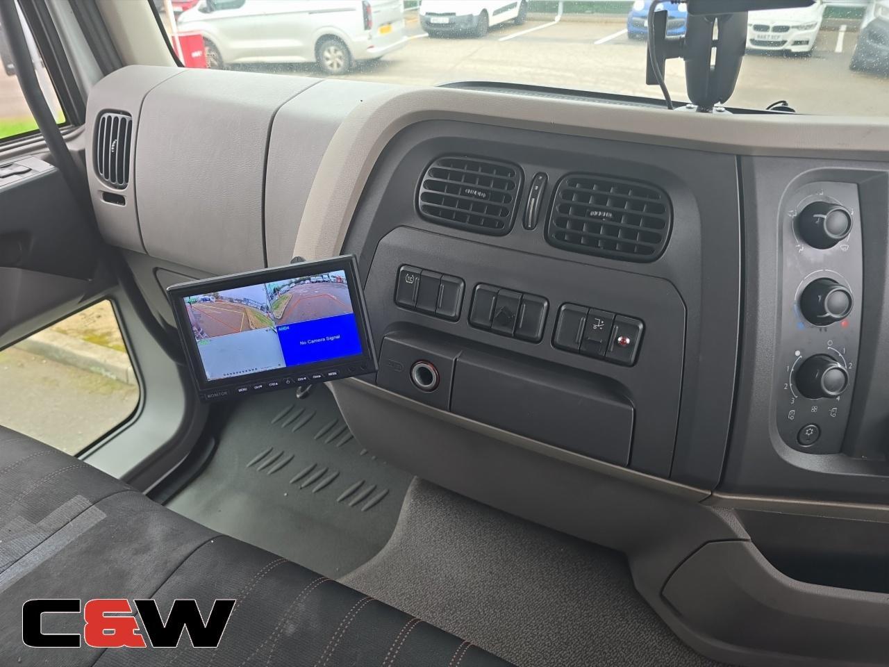 Vehicle image 25